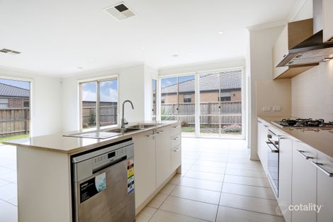 Property photo of 8 Oradala Rise Werribee VIC 3030