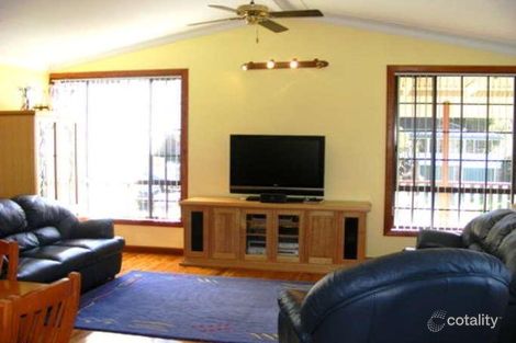 Property photo of 2 Parkview Grove Mount Ousley NSW 2519