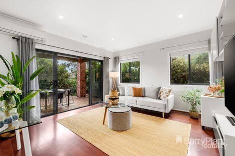 Property photo of 27 Le Page Run South Morang VIC 3752
