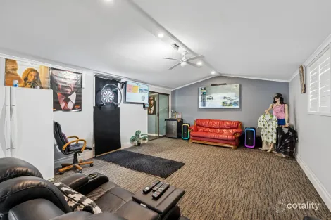 Property photo of 27 Flavian Crescent Morphett Vale SA 5162