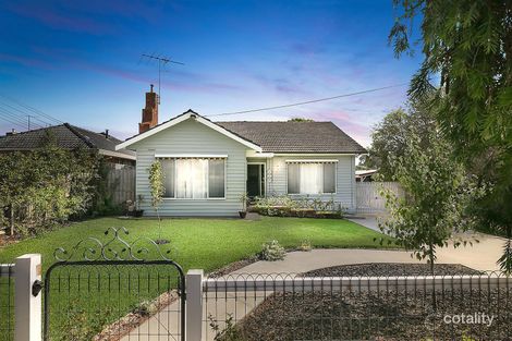 10 Weeroona Ave, Hamlyn Heights, VIC 3215