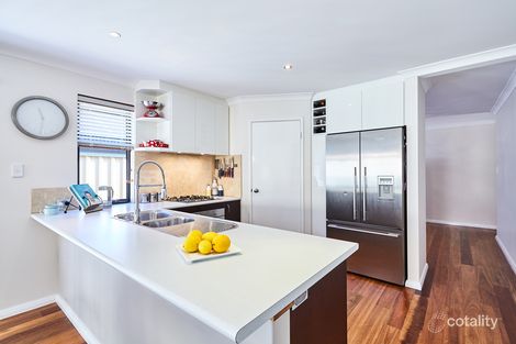 Property photo of 12 Shoreline Gardens Yangebup WA 6164