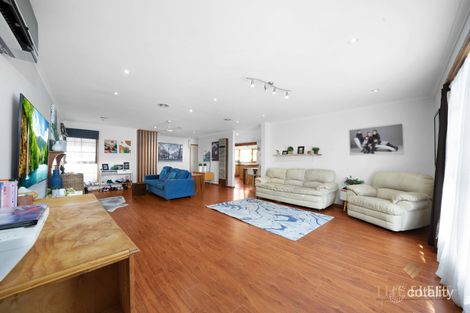 Property photo of 2 Redpath Court Werribee VIC 3030