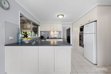 Property photo of 2 Julius Court Berwick VIC 3806