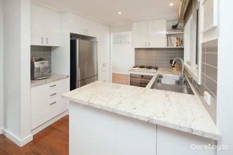 Property photo of 2 Axedale Crescent Endeavour Hills VIC 3802