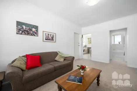 Property photo of 12/21 Bellairs Avenue Seddon VIC 3011