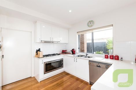 Property photo of 2/47 Stenhouse Avenue Brooklyn VIC 3012