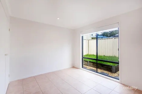 Property photo of 10 The Valley Way Lisarow NSW 2250