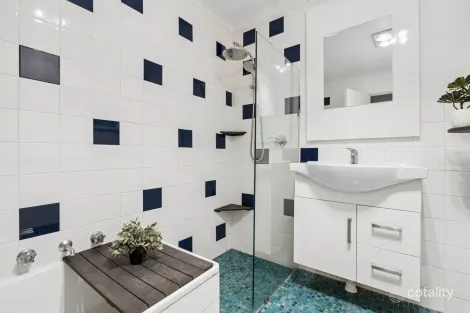 Property photo of 27 Flavian Crescent Morphett Vale SA 5162