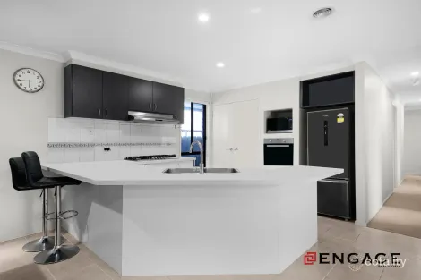 Property photo of 24 Carbine Avenue Tarneit VIC 3029