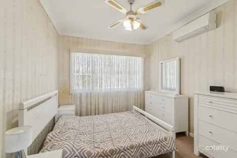 Property photo of 74 Blackman Parade Unanderra NSW 2526