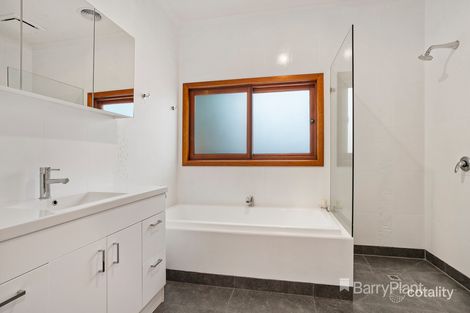 Property photo of 1/22 Morwell Avenue Watsonia VIC 3087