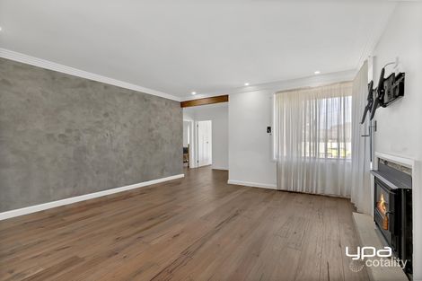 Property photo of 84 Tunaley Parade Reservoir VIC 3073