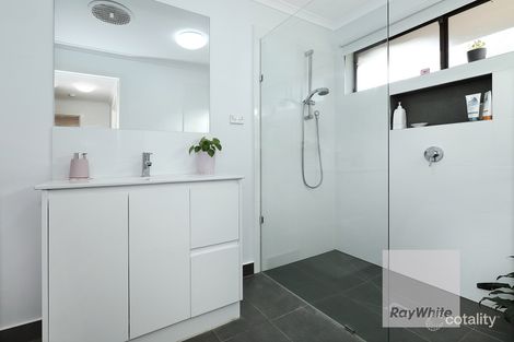 Property photo of 1/8 Duffy Street Reservoir VIC 3073