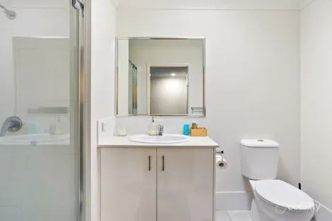 Property photo of 37/10 Emerald Place Bridgeman Downs QLD 4035