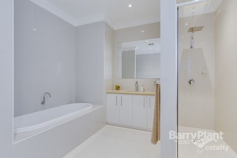 Property photo of 7 Pembury Way Hillside VIC 3037
