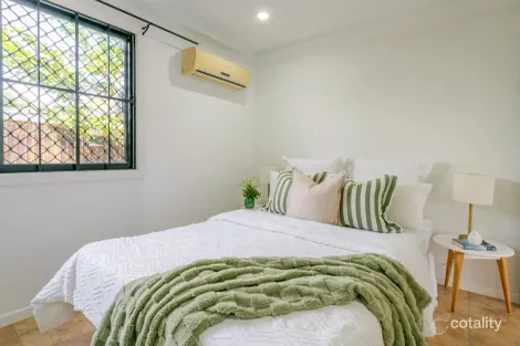 Property photo of 28 Earl Westcourt QLD 4870