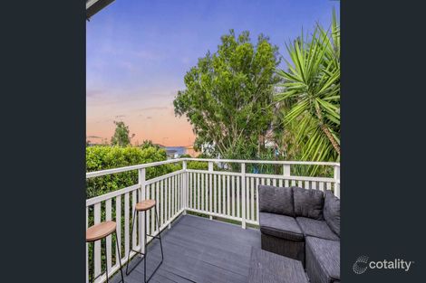 Property photo of 24 Grattan Terrace Wynnum QLD 4178