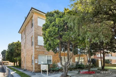 Property photo of 9/180 Russell Avenue Dolls Point NSW 2219