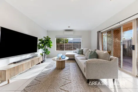 Property photo of 10 Stefan Drive Berwick VIC 3806