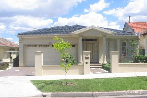 Property photo of 33 Springhall Parade Pascoe Vale South VIC 3044