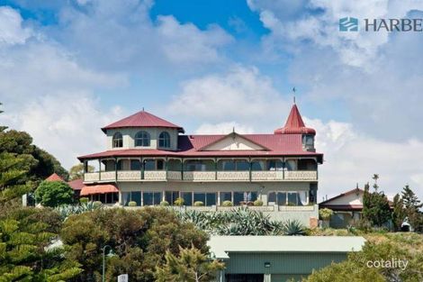 Property photo of 11 Hocking Parade Sorrento WA 6020