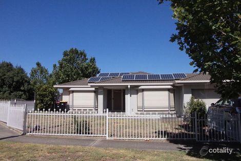 16 Royal Cres, Hillside, VIC 3037