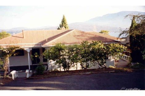 111 Derwent Ave, Lindisfarne, TAS 7015