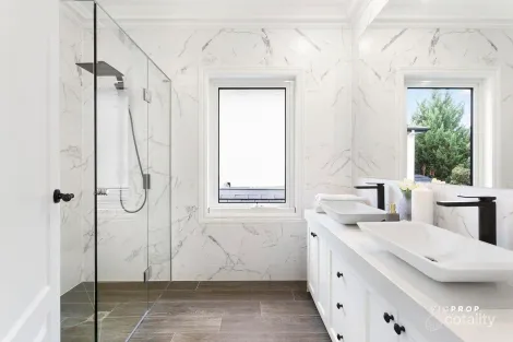 Property photo of 2/37 Glencairn Avenue Camberwell VIC 3124