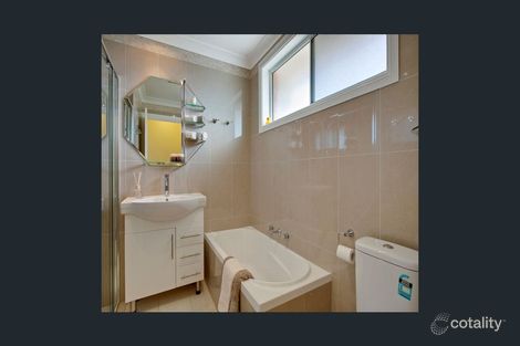 Property photo of 4/4 Jacquinot Place Glenfield NSW 2167