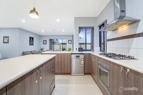 16 Lauderdale Dr, Success, WA 6164