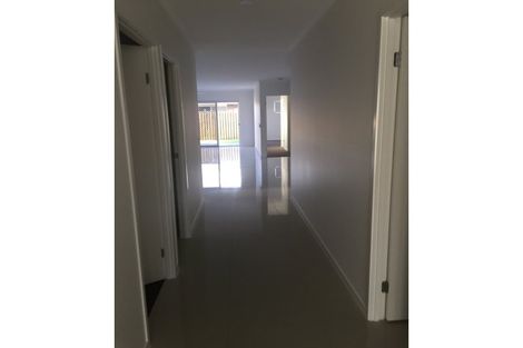 Property photo of 33 Apple Crescent Caloundra West QLD 4551