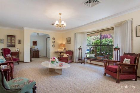 Property photo of 16 Henwood Avenue Kooringal NSW 2650