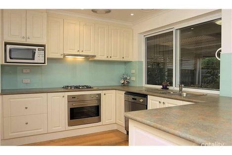 Property photo of 2 Rowan Drive Kealba VIC 3021