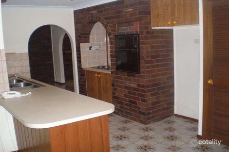 Property photo of 10 Merinda Crescent Kooringal NSW 2650