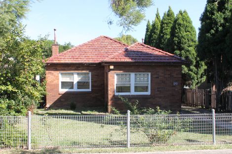 98 Benaroon Rd, Lakemba, NSW 2195