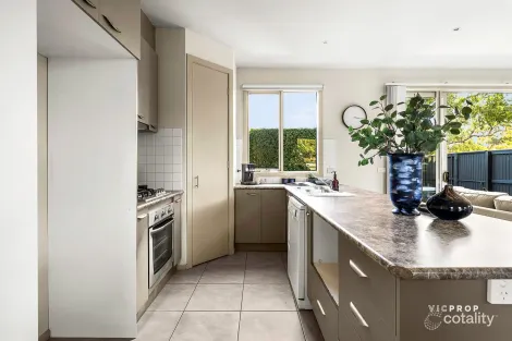 Property photo of 143 Ernest Jones Drive Macleod VIC 3085