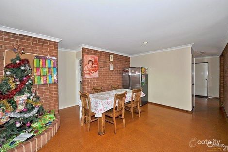 Property photo of 2 Kent Close Halls Head WA 6210