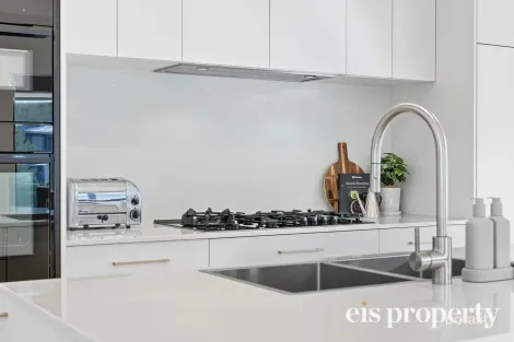Property photo of 19/38 Waterworks Road Dynnyrne TAS 7005