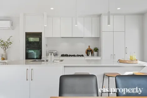 Property photo of 19/38 Waterworks Road Dynnyrne TAS 7005