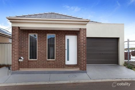 Property photo of 7/40 McCubbin Way Caroline Springs VIC 3023