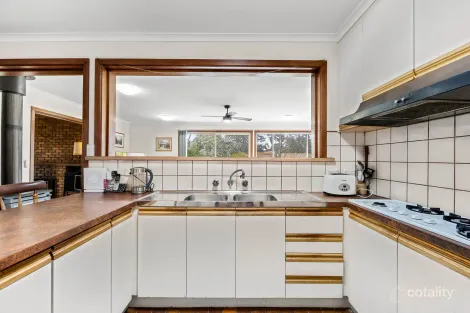 Property photo of 16 Carnoustie Drive Sunbury VIC 3429