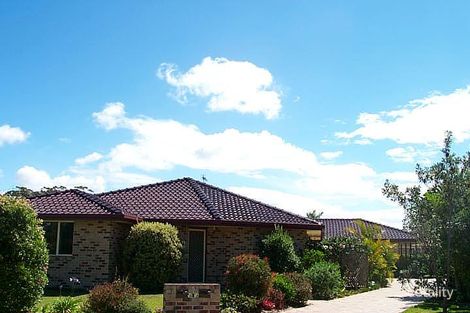 5 Clear Pl, Woolgoolga, NSW 2456