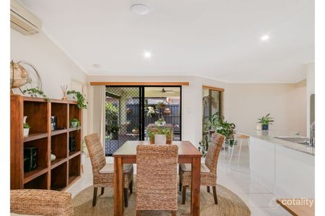 Property photo of 2/4 Botanical Circuit Banora Point NSW 2486