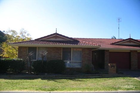 7 Sandalwood Rd, Farmborough Heights, NSW 2526