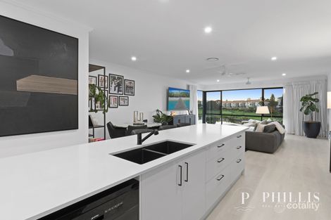 Property photo of 6092 Lugano Drive Hope Island QLD 4212