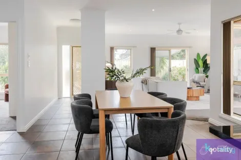 Property photo of 72 Scenic Way Hackham SA 5163