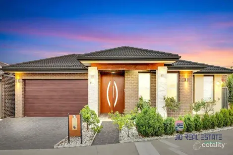 Property photo of 67 Diamond Parade Cobblebank VIC 3338