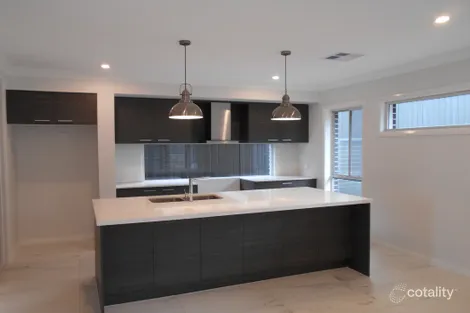 17 Cumberland St, Gregory Hills, NSW 2557