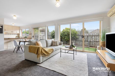2/318 Aberdeen St, Manifold Heights, VIC 3218